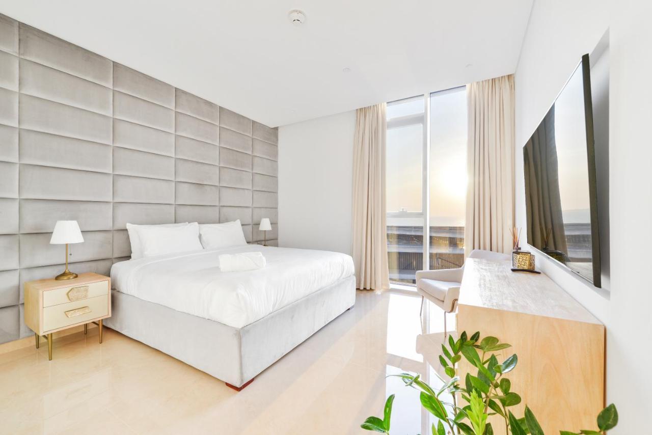 דובאי Posh 2 Bedroom Oceanfront Apt In The Heart Of Bluewaters Island מראה חיצוני תמונה