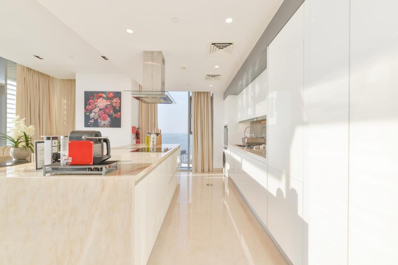 דובאי Posh 2 Bedroom Oceanfront Apt In The Heart Of Bluewaters Island מראה חיצוני תמונה