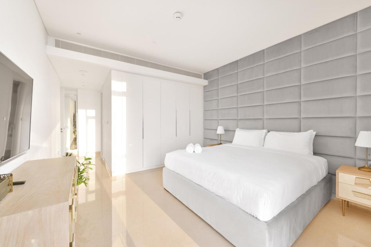 דובאי Posh 2 Bedroom Oceanfront Apt In The Heart Of Bluewaters Island מראה חיצוני תמונה