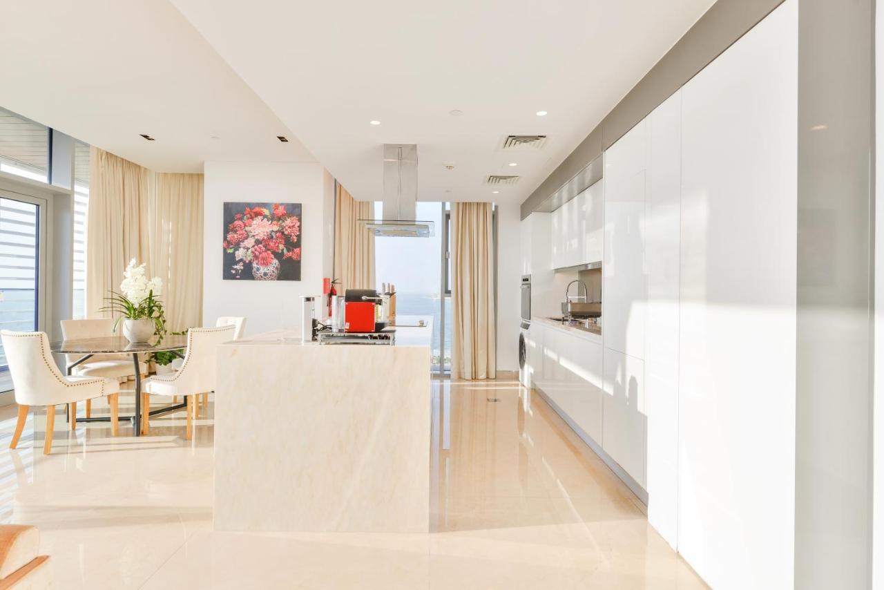 דובאי Posh 2 Bedroom Oceanfront Apt In The Heart Of Bluewaters Island מראה חיצוני תמונה
